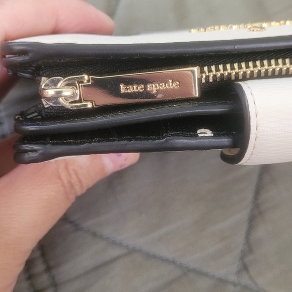 KATE SPADE X DISNEY WALLET - Picture 2 of 8